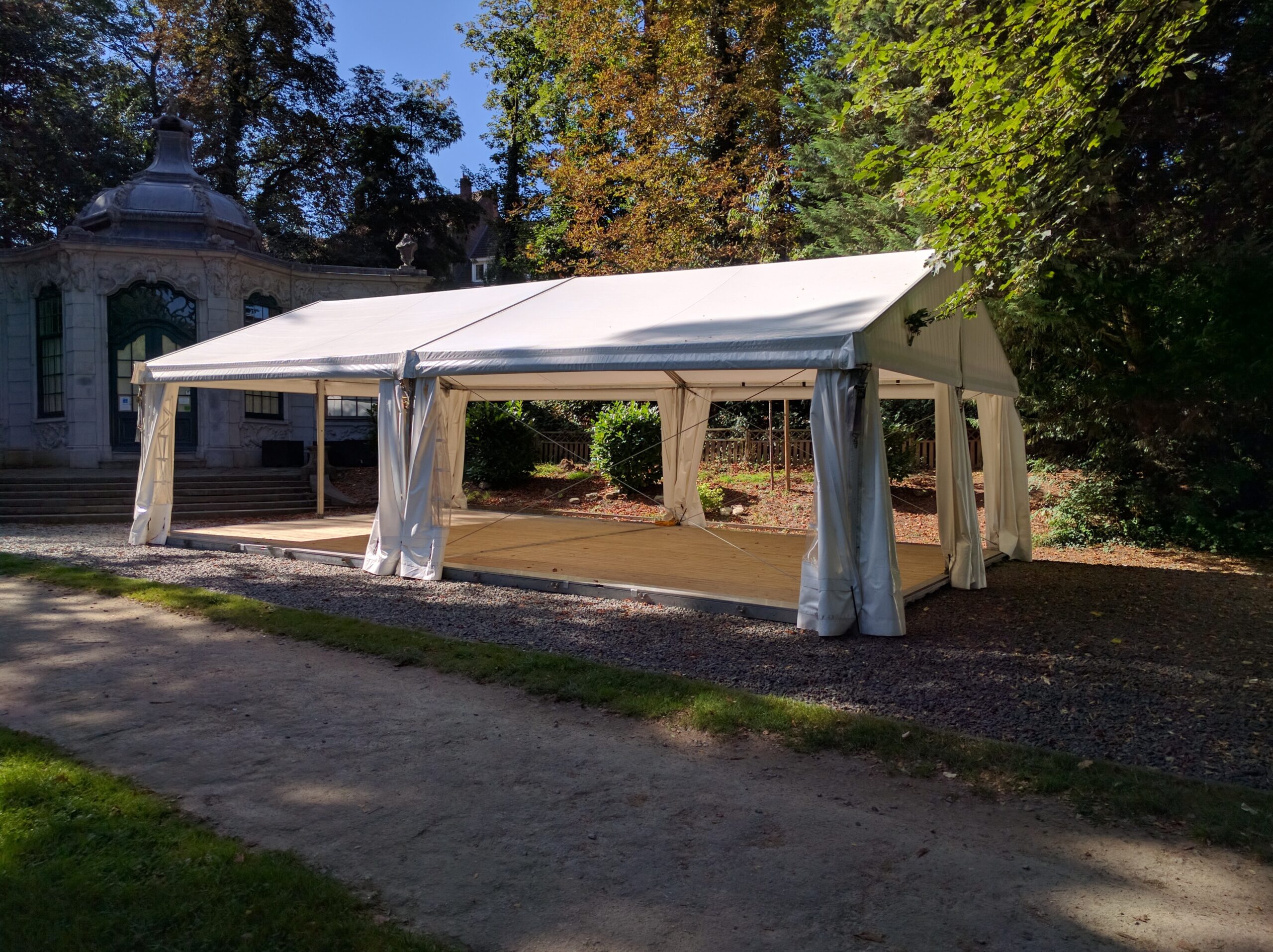 Chapiteaux en Fête — installation