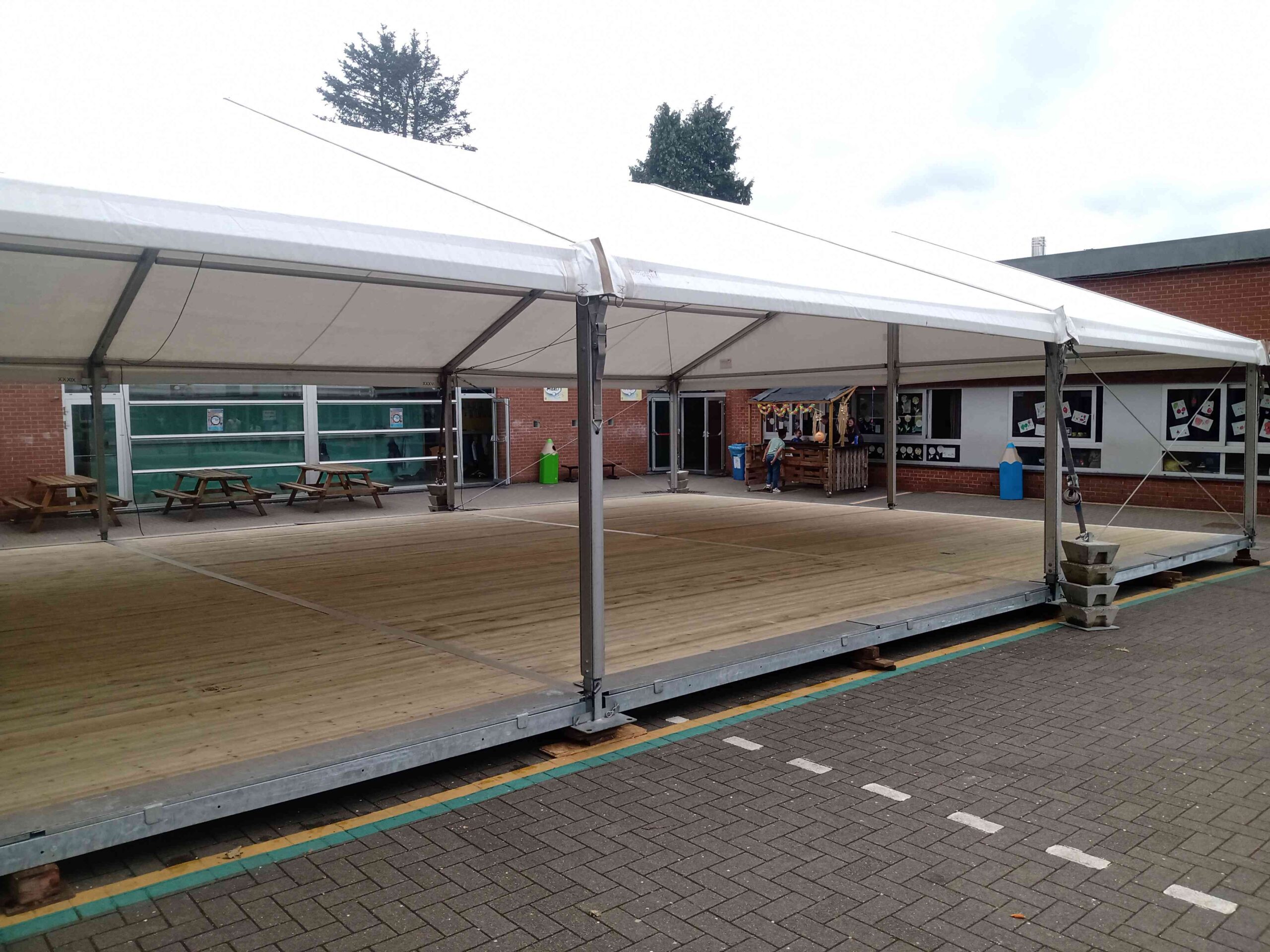 Chapiteau autoportant